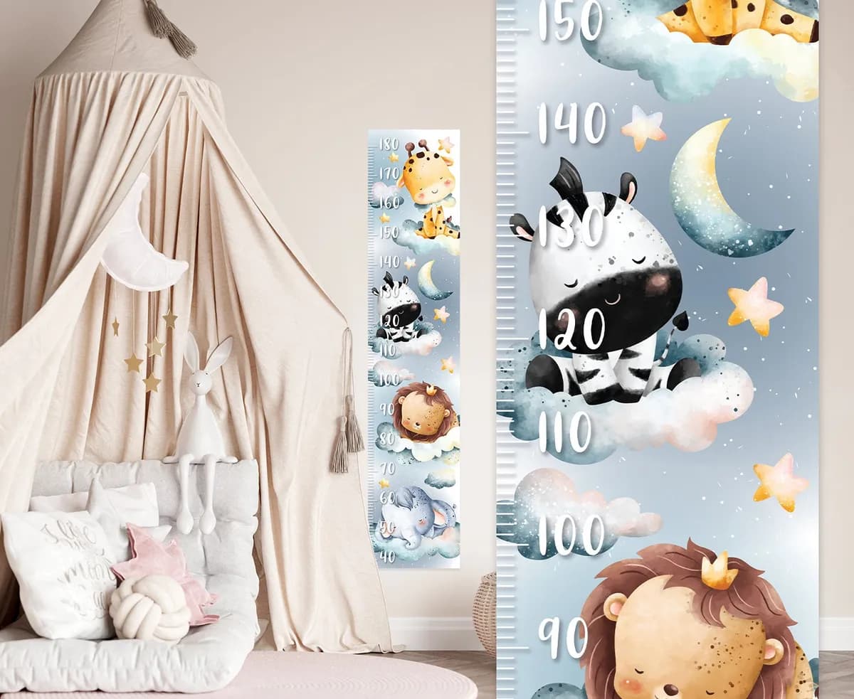 Nálepka na stenu s grafom rastu. Roztomilé spiace zvieratá pre deti – Hravé nálepky na stenu pre deti